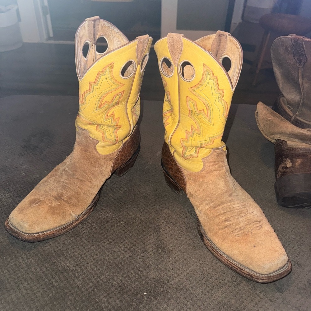 11.5 D Justin boots